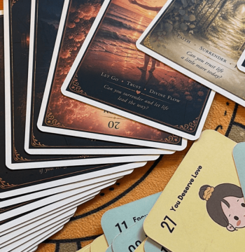 Tarot & Oracle Cards